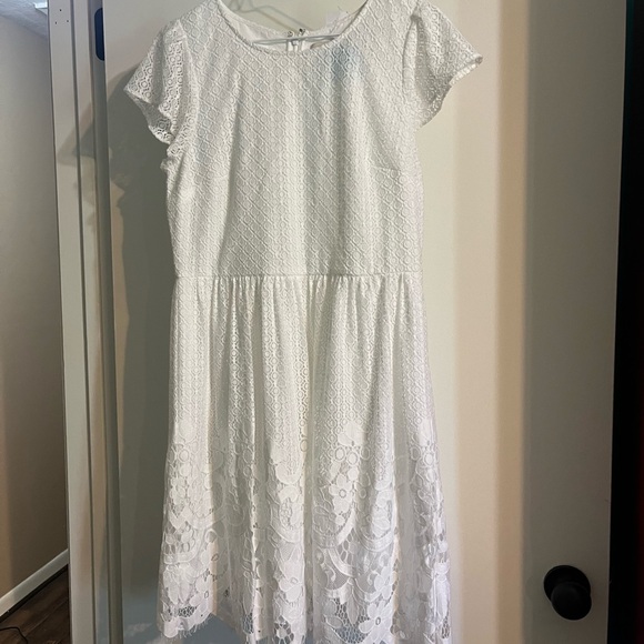 LOFT Dresses & Skirts - NWT Loft brand white lacy dress, size 8.  Pictures don’t do this dress justice!